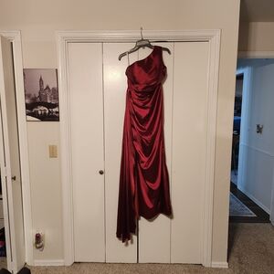 Elegant One-Shoulder Wine Red Gown